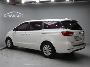 KIA Carnival - Vista 6
