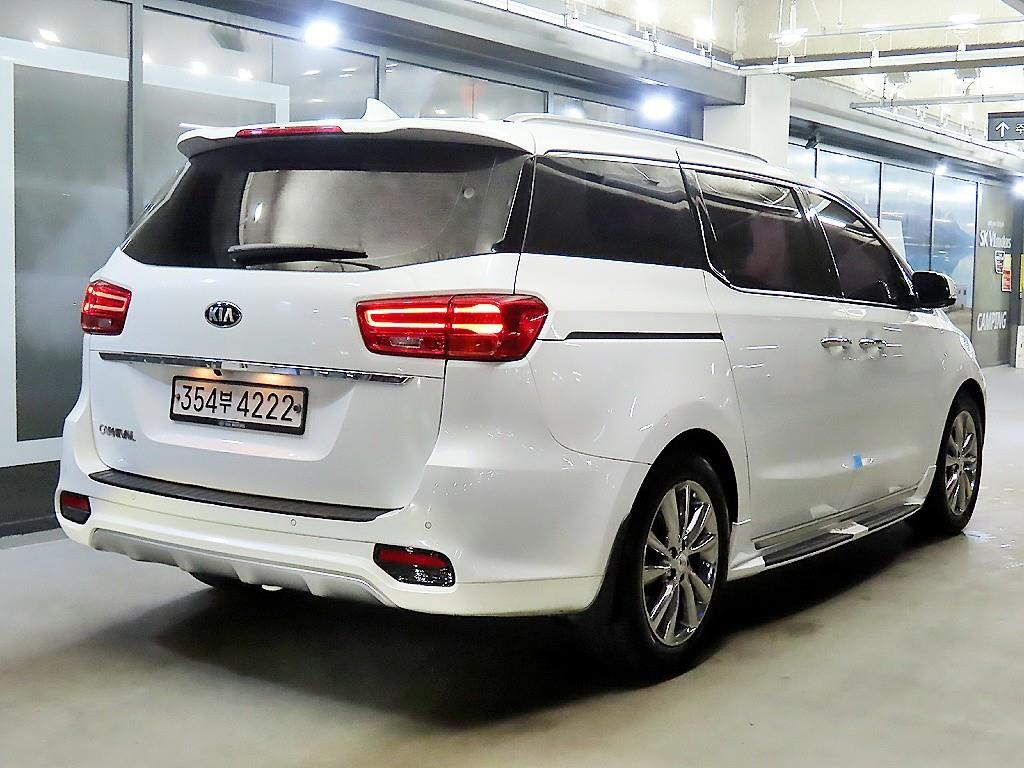 KIA Carnival - Vista 4