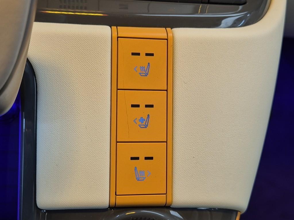 HYUNDAI Casper - Vista 9