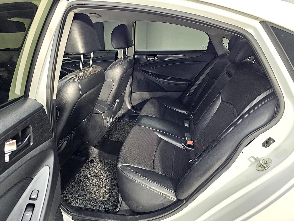 HYUNDAI Sonata - Vista 9