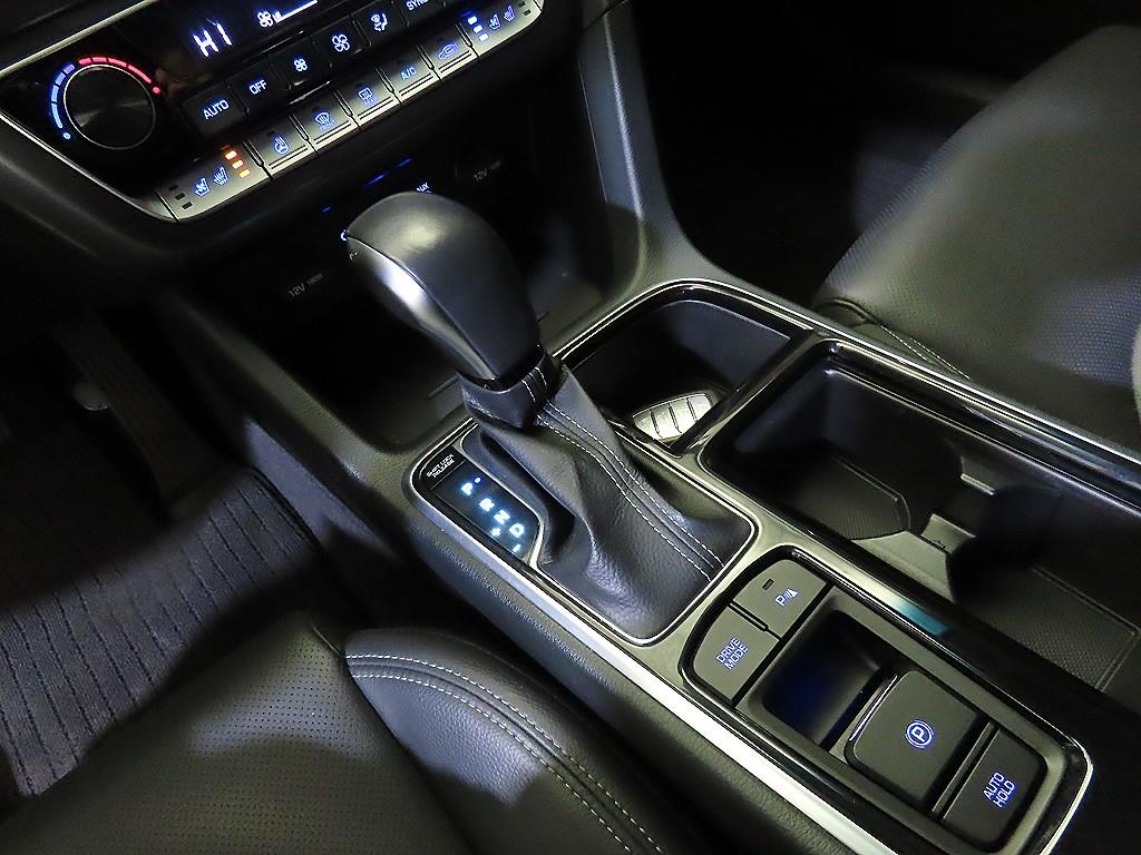 HYUNDAI Sonata - Vista 12