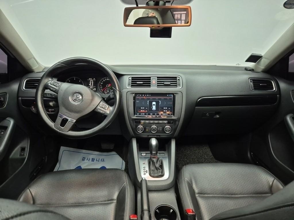 Volkswagen Jetta - Vista 7