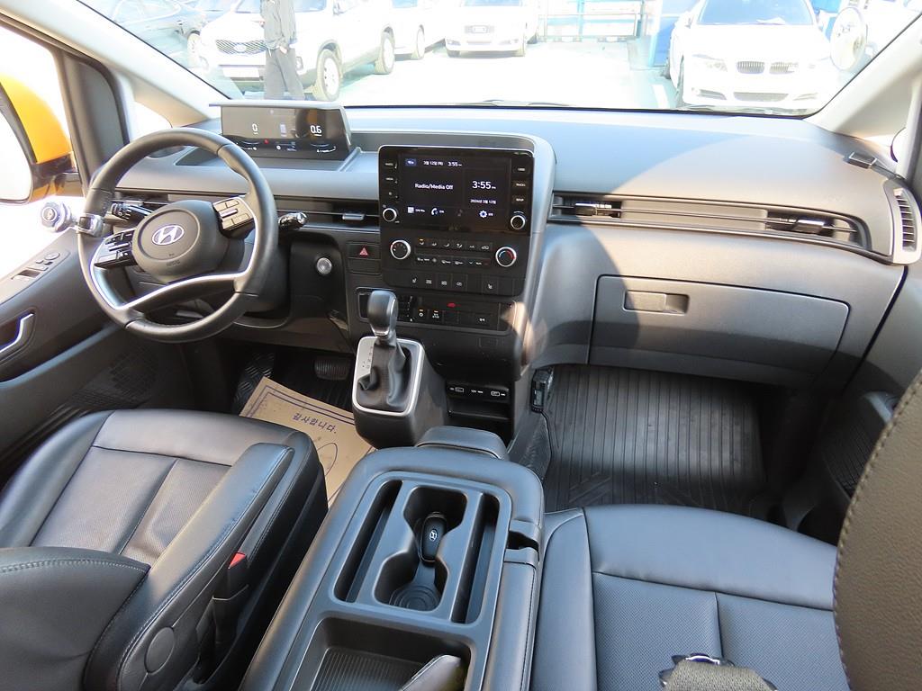 HYUNDAI Staria - Vista 5