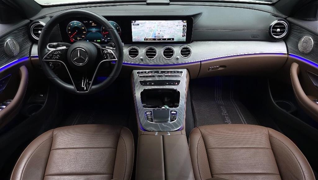 Mercedes Benz E class - Vista 7