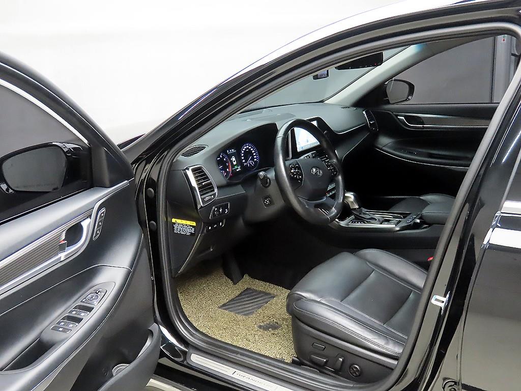 HYUNDAI Grandeur - Vista 5