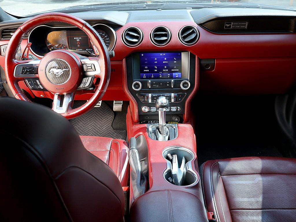 Ford Mustang - Vista 7