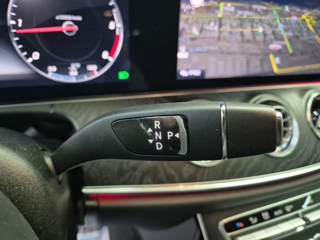 Mercedes Benz E class - Vista 8