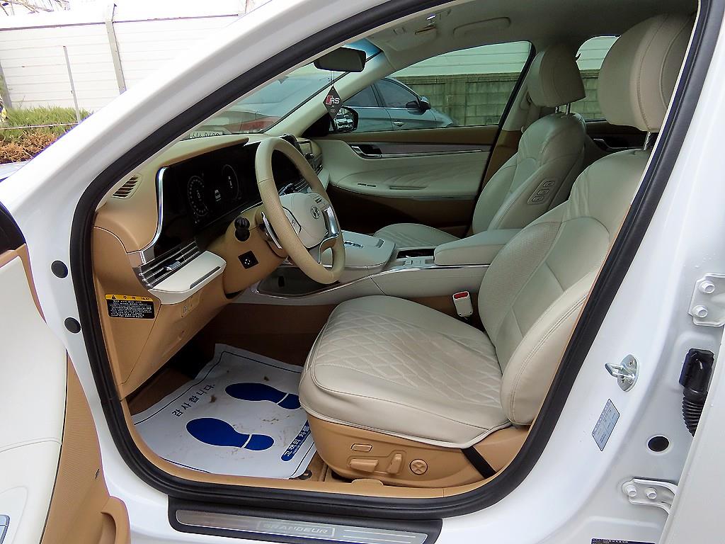 HYUNDAI Grandeur - Vista 6