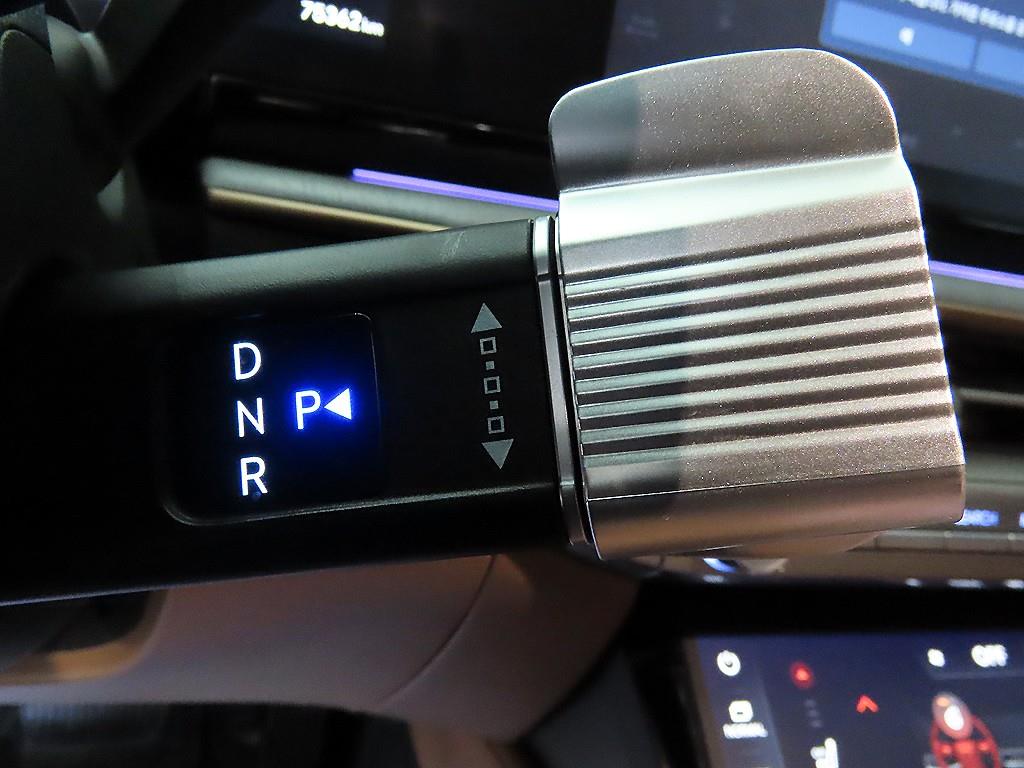 HYUNDAI Grandeur - Vista 12