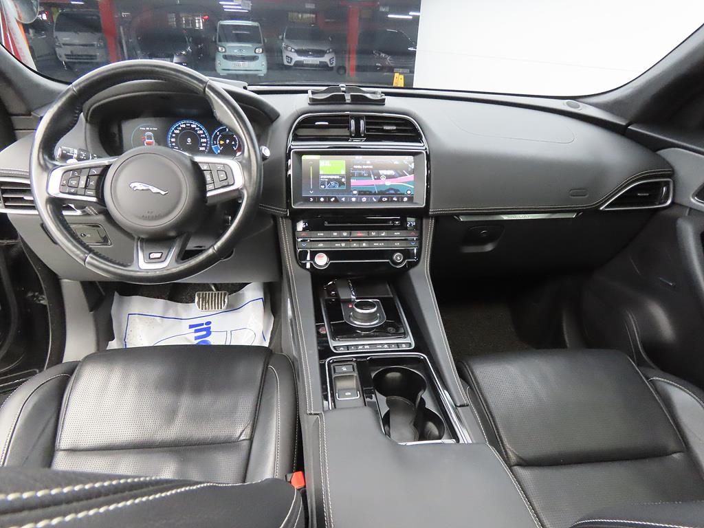 Jaguar F-PACE - Vista 7