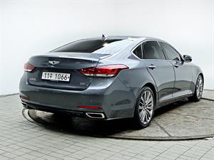 HYUNDAI Genesis - Vista 8
