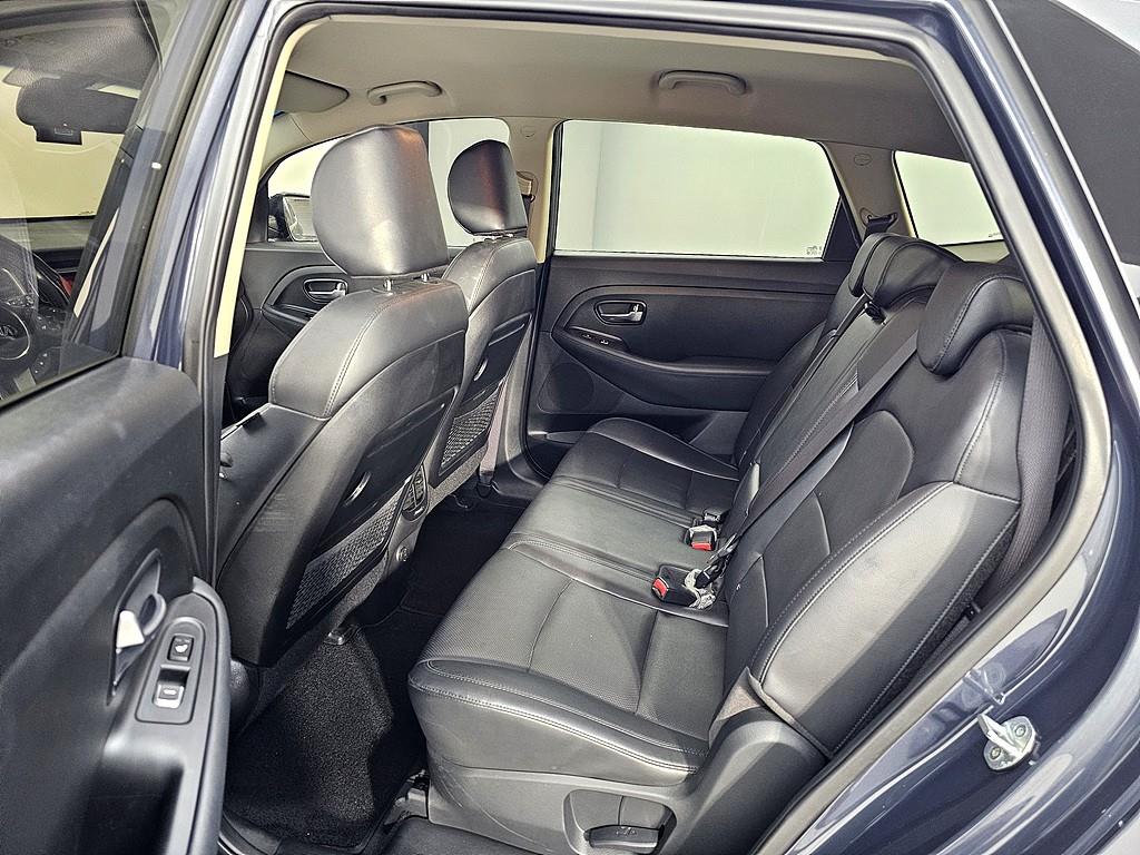 KIA Carens - Vista 9