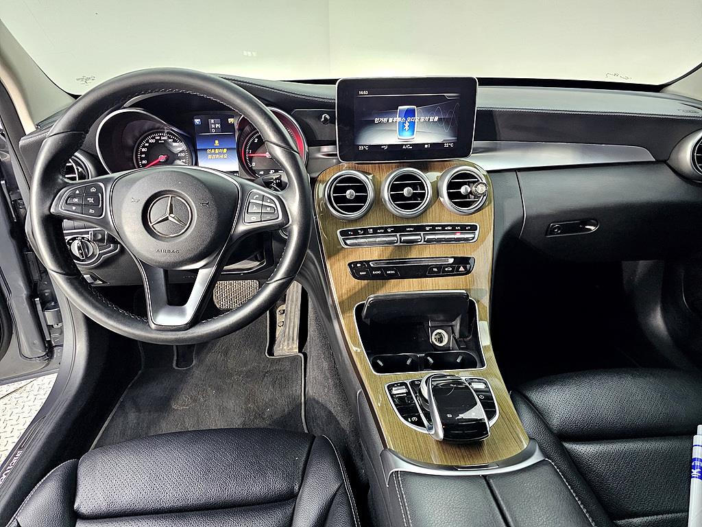 Mercedes Benz C Class - Vista 5