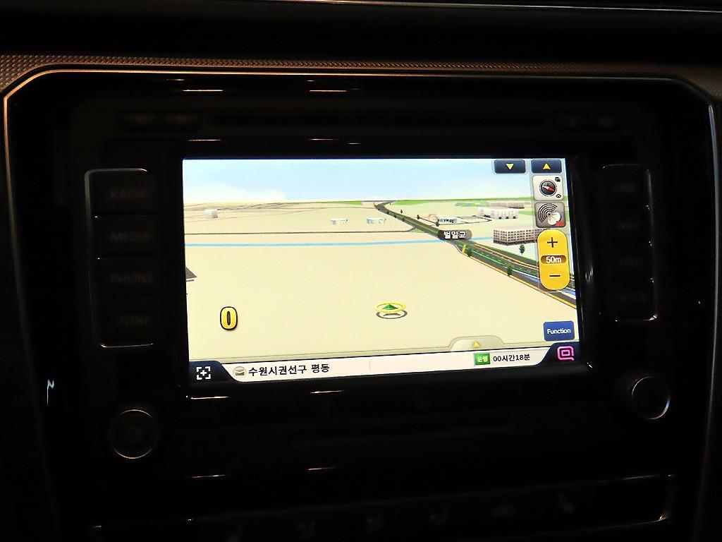 Volkswagen Passat 2018 Gris - Importación desde Corea - HF Imports Iquique - Foto 13