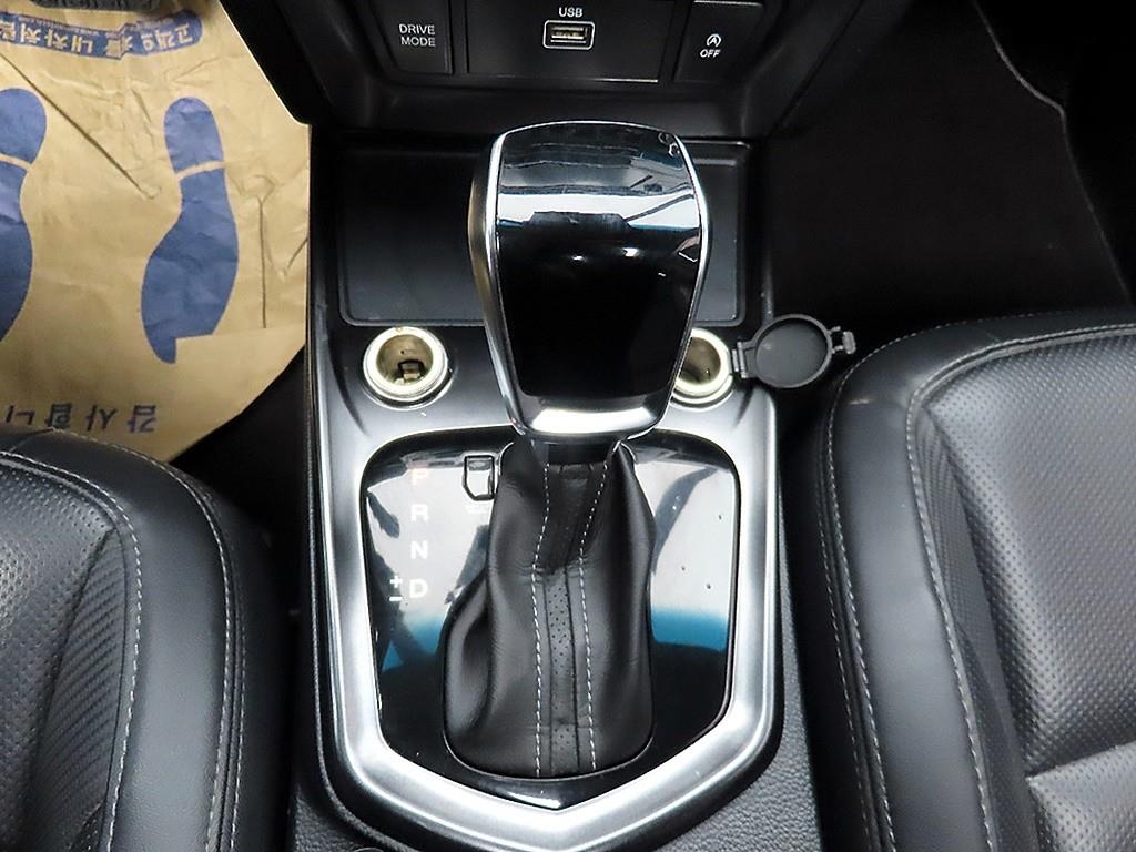 Ssangyong Tivoli - Vista 10