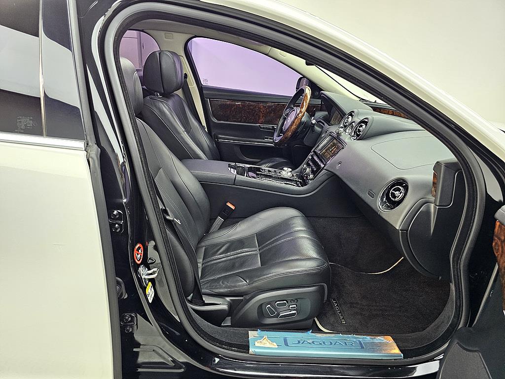 Jaguar XJ - Vista 9