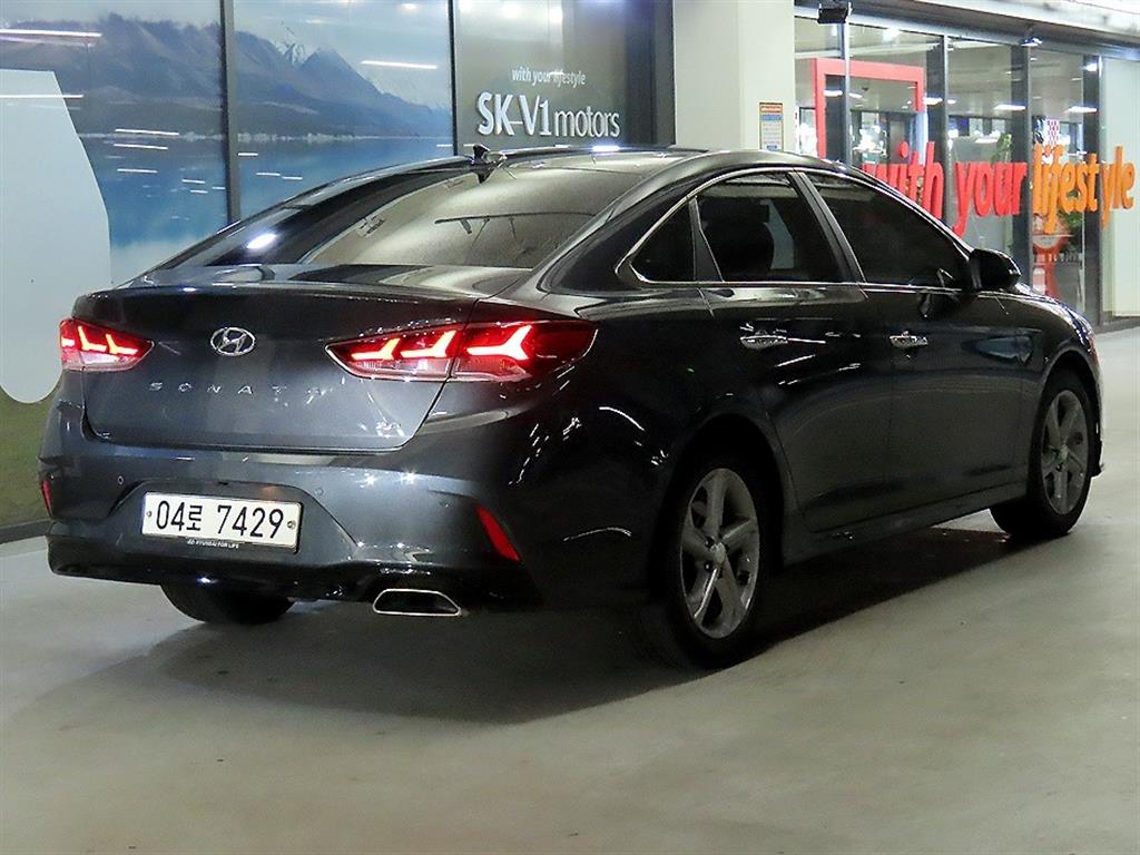 HYUNDAI Sonata - Vista 4