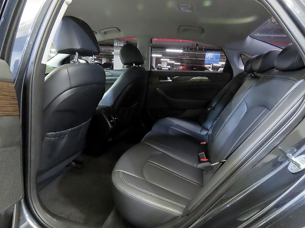 HYUNDAI Sonata - Vista 7