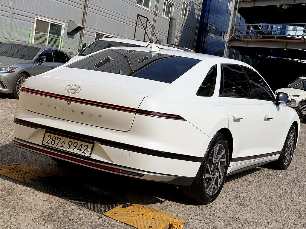HYUNDAI Grandeur - Vista 7