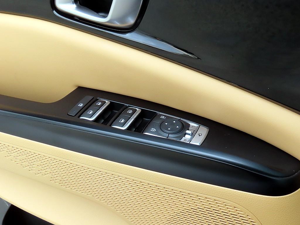 KIA Carnival - Vista 12