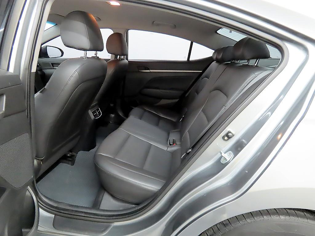 HYUNDAI Avante - Vista 6