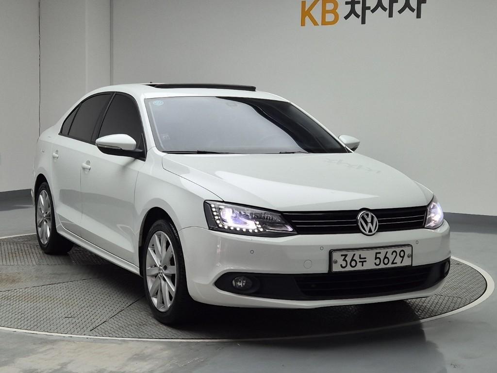 Volkswagen Jetta - Vista 4