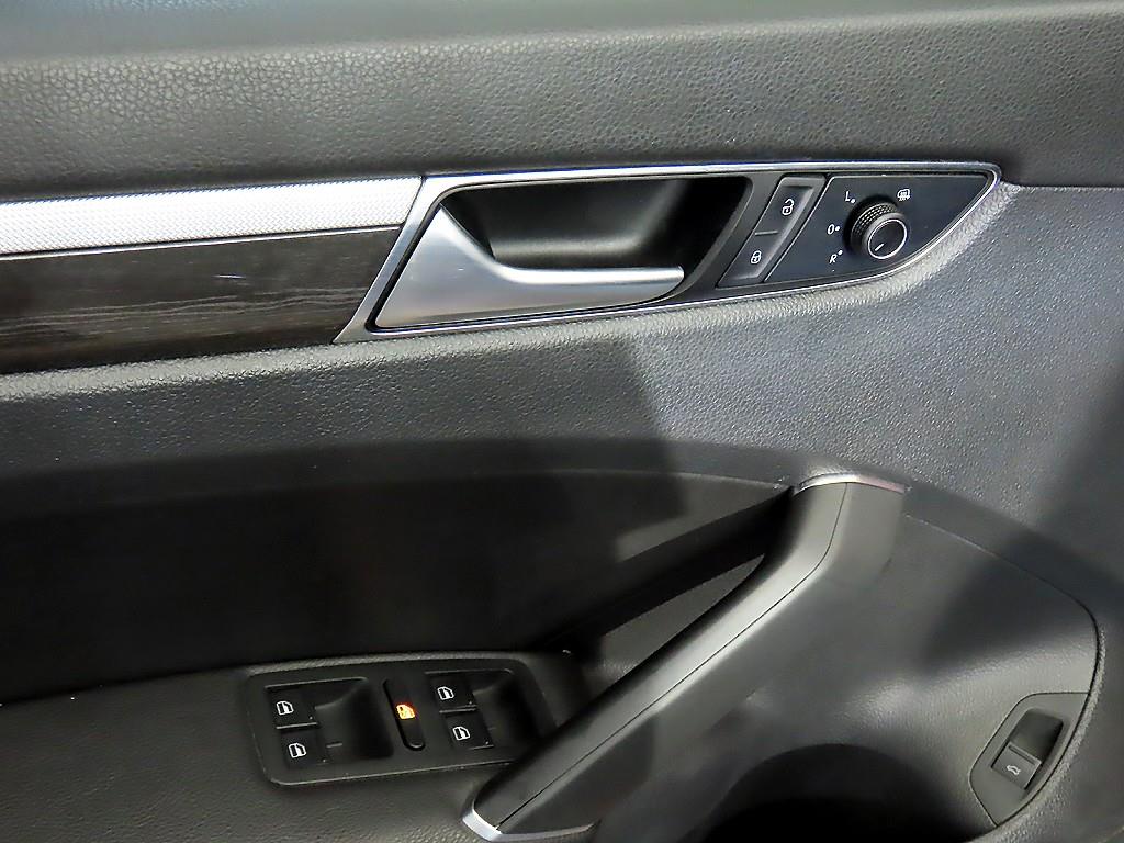 Volkswagen Passat 2018 Gris - Importación desde Corea - HF Imports Iquique - Foto 17