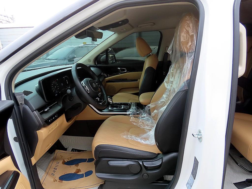 KIA Carnival - Vista 5