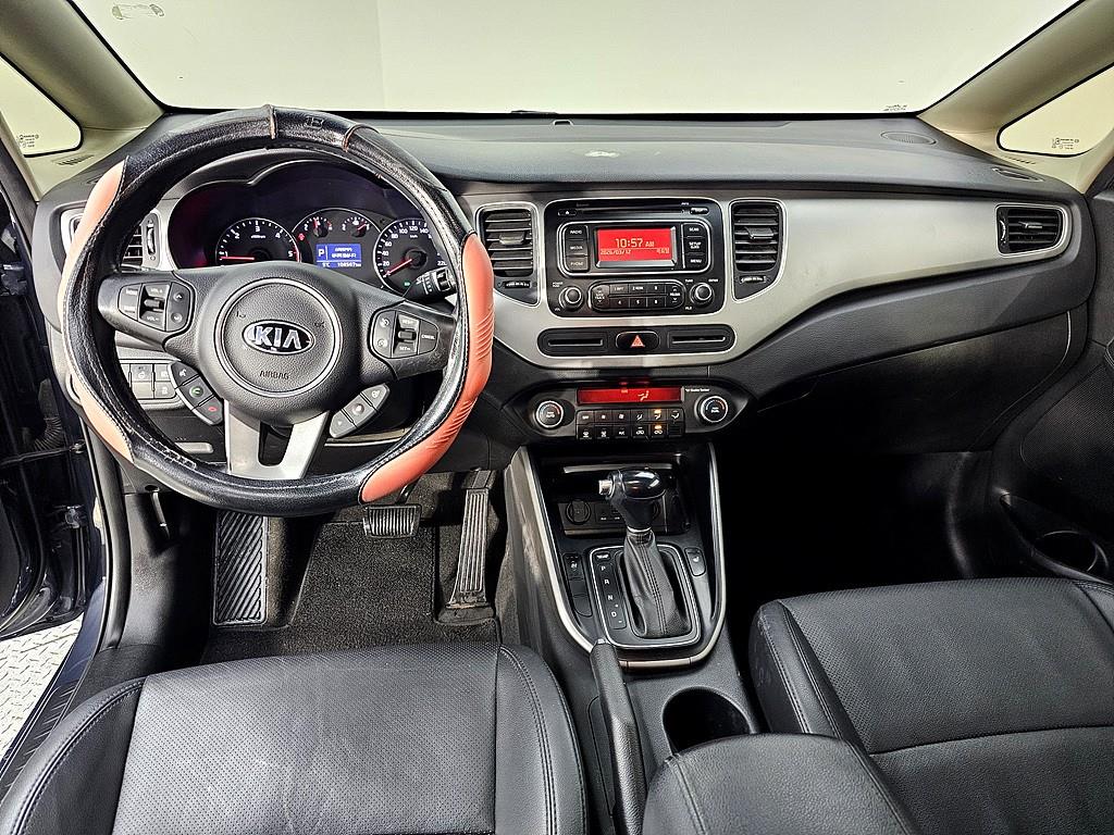 KIA Carens - Vista 5