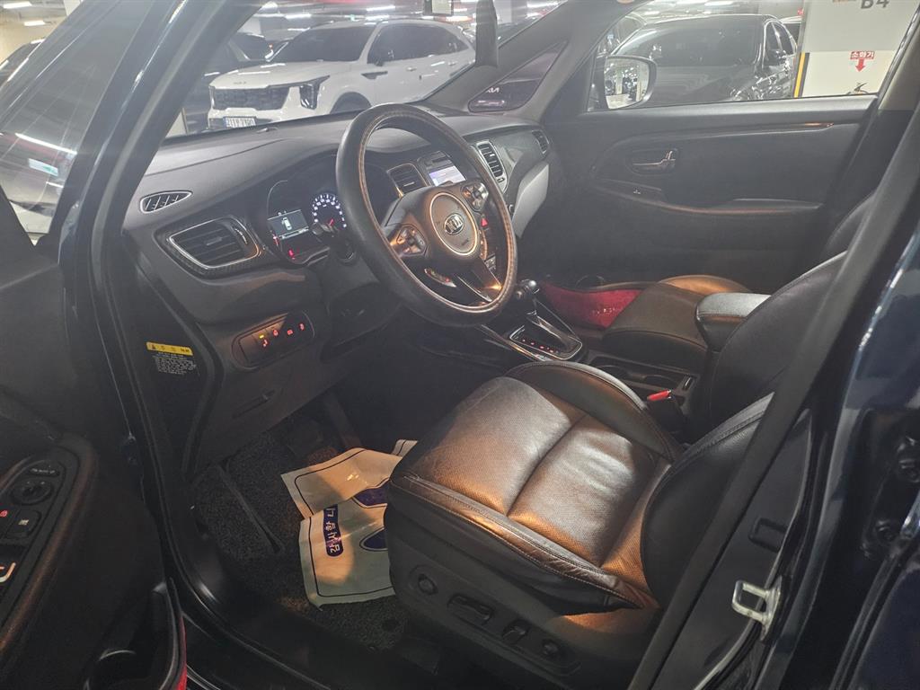 KIA Carens - Vista 10