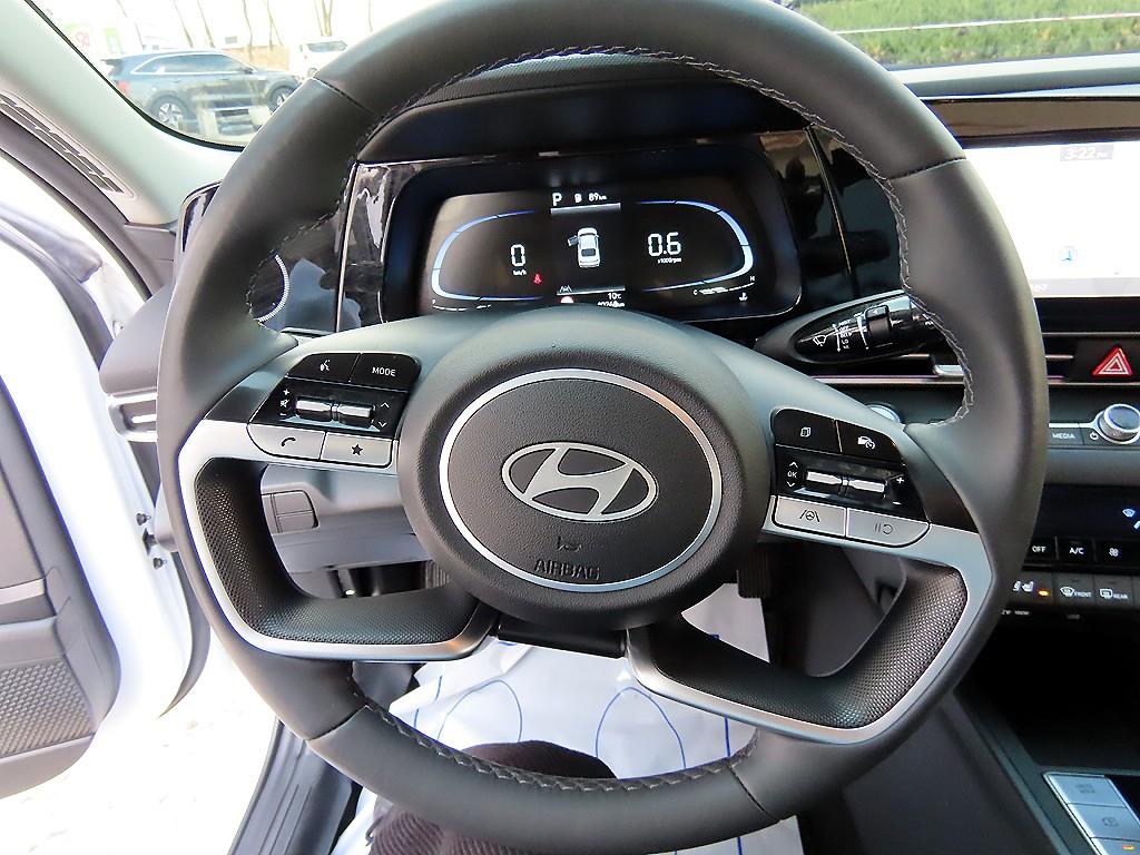 HYUNDAI Avante - Vista 8