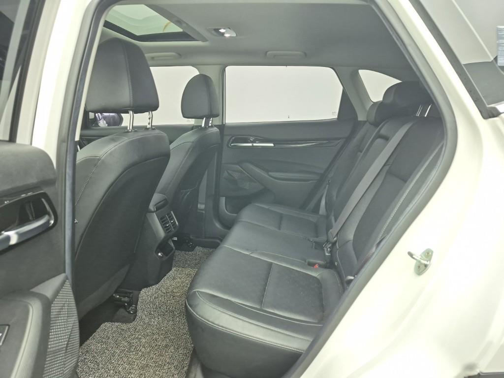 KIA Seltos - Vista 12