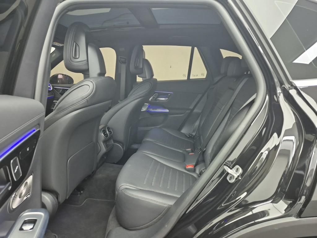 Mercedes Benz GLC Class - Vista 12