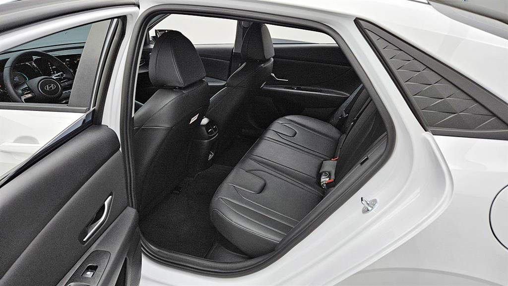 HYUNDAI Avante - Vista 8