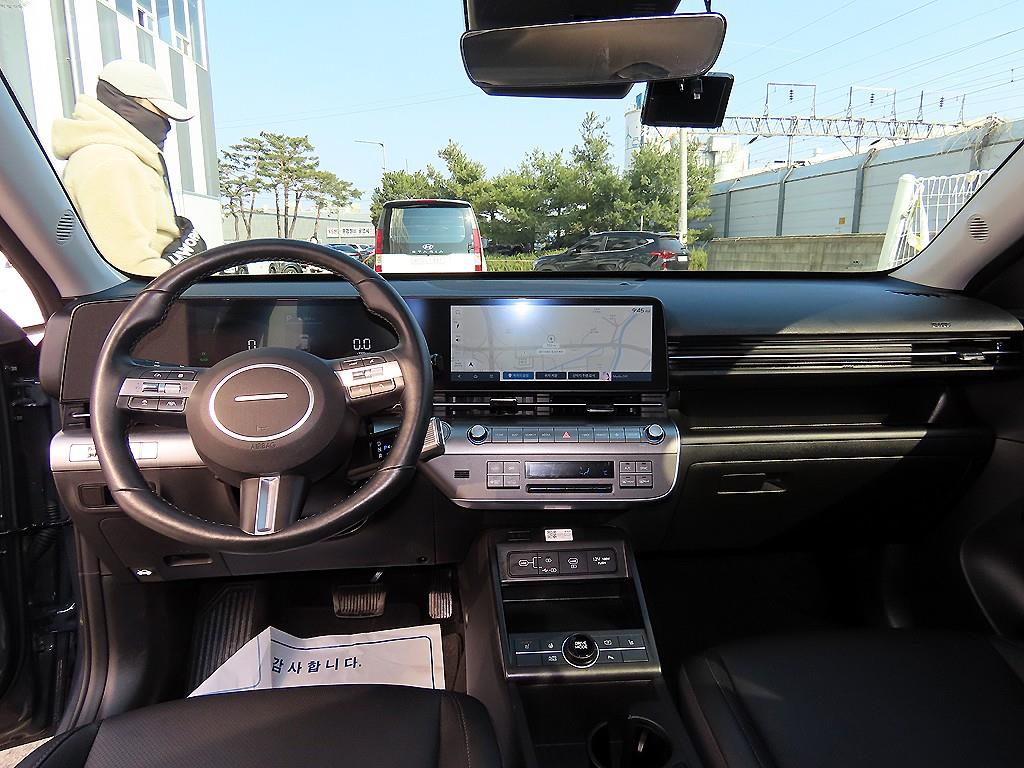 HYUNDAI Kona - Vista 7