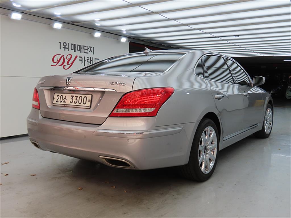 HYUNDAI Equus - Vista 4