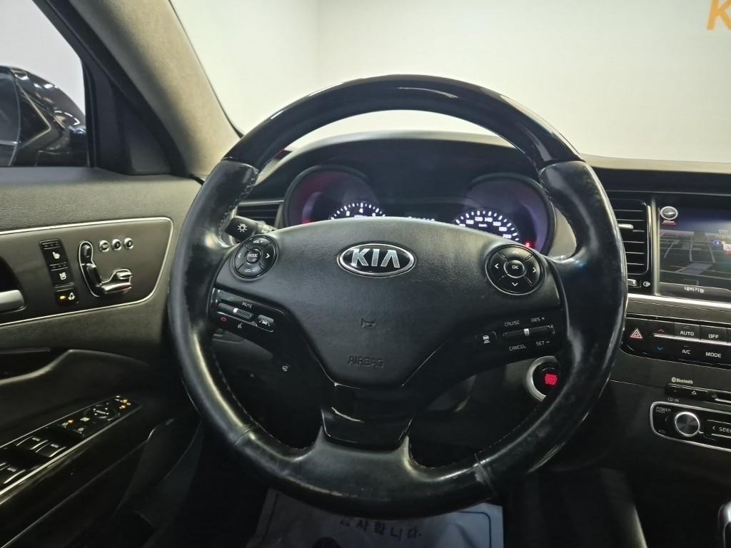 KIA K9 - Vista 11