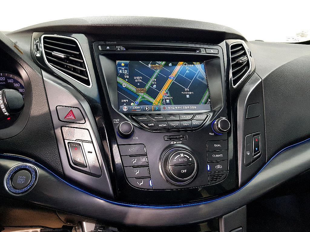 HYUNDAI i40 - Vista 12