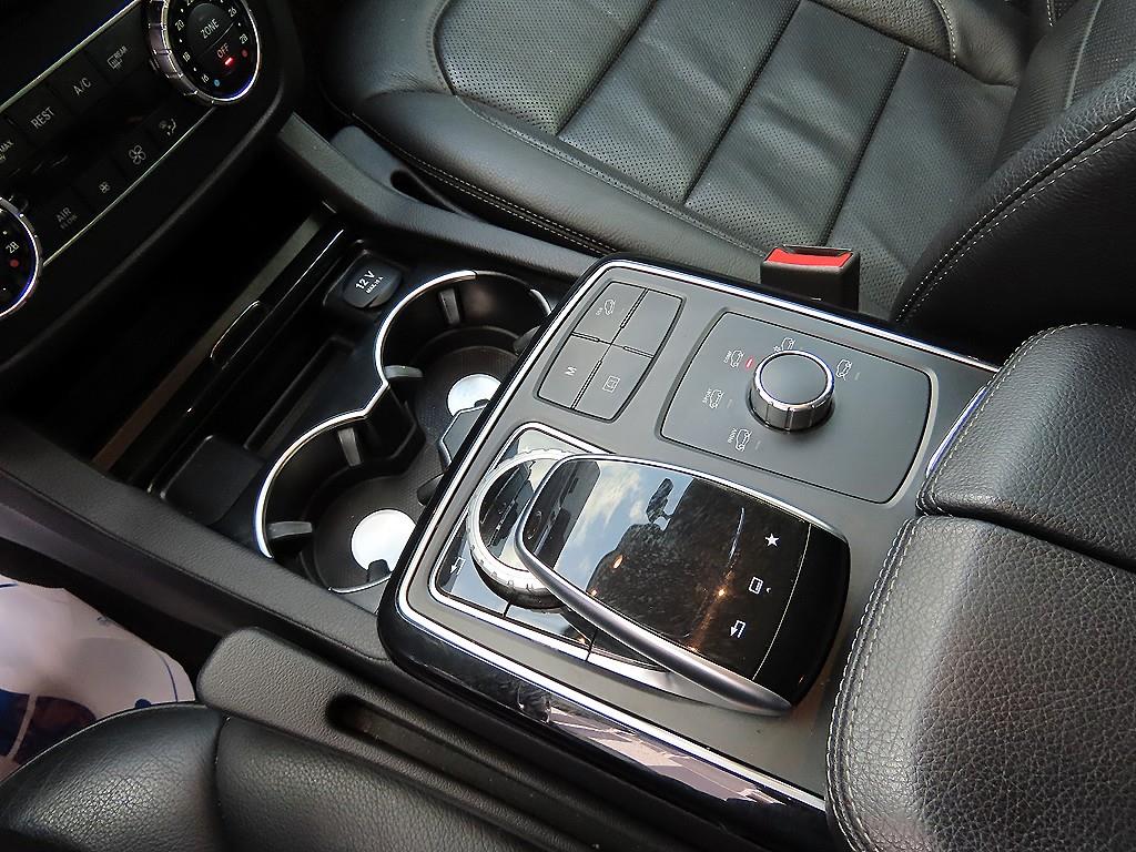 Mercedes Benz GLE Class - Vista 11