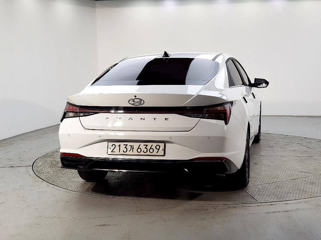 HYUNDAI Avante - Vista 4