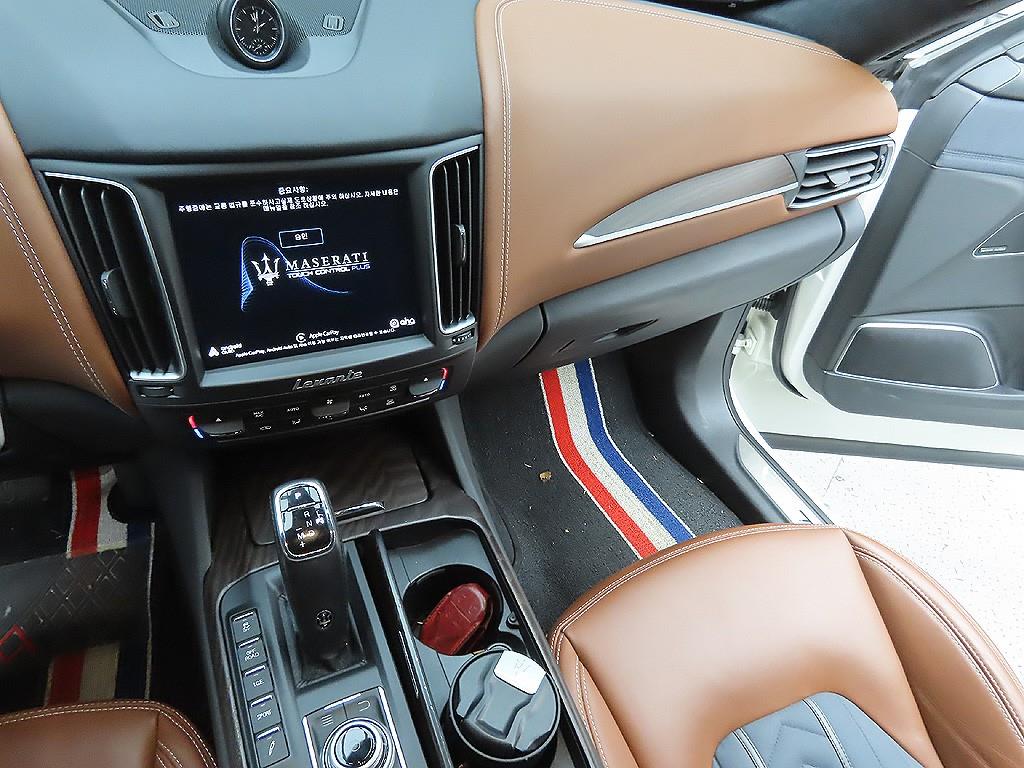 Maserati Levante 2020 Blanco - Importación desde Corea - HF Imports Iquique - Foto 7