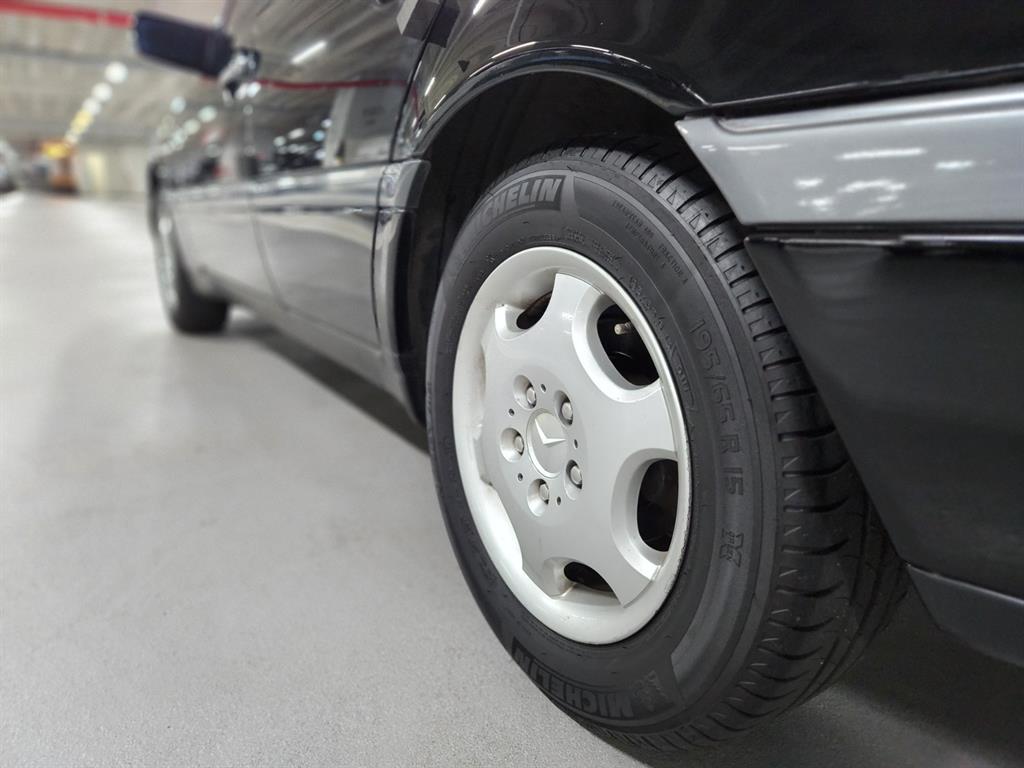 Mercedes Benz C Class 1997 Negro - Importación desde Corea - HF Imports Iquique - Foto 16