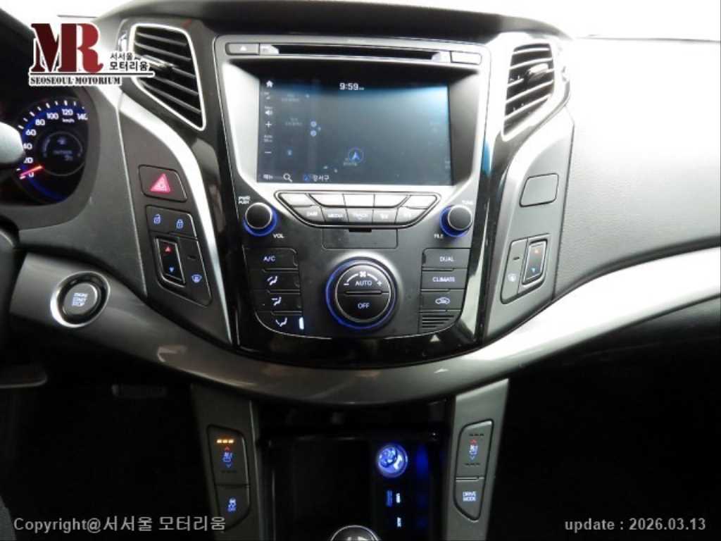 HYUNDAI i40 - Vista 10