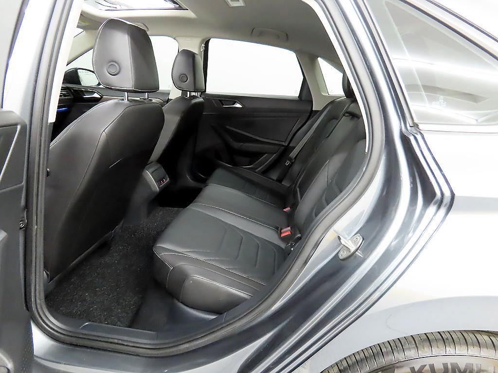 Volkswagen Jetta - Vista 6