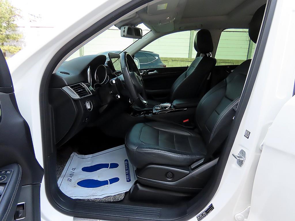 Mercedes Benz GLE Class - Vista 5