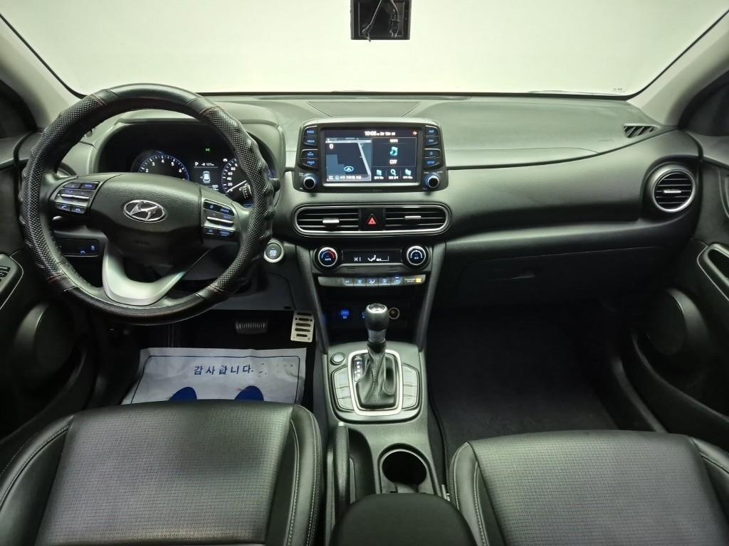 HYUNDAI Kona - Vista 7