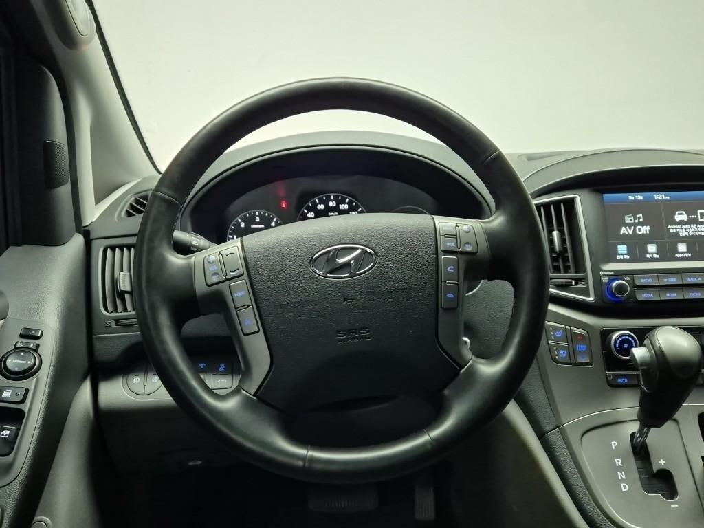 HYUNDAI Starex - Vista 8