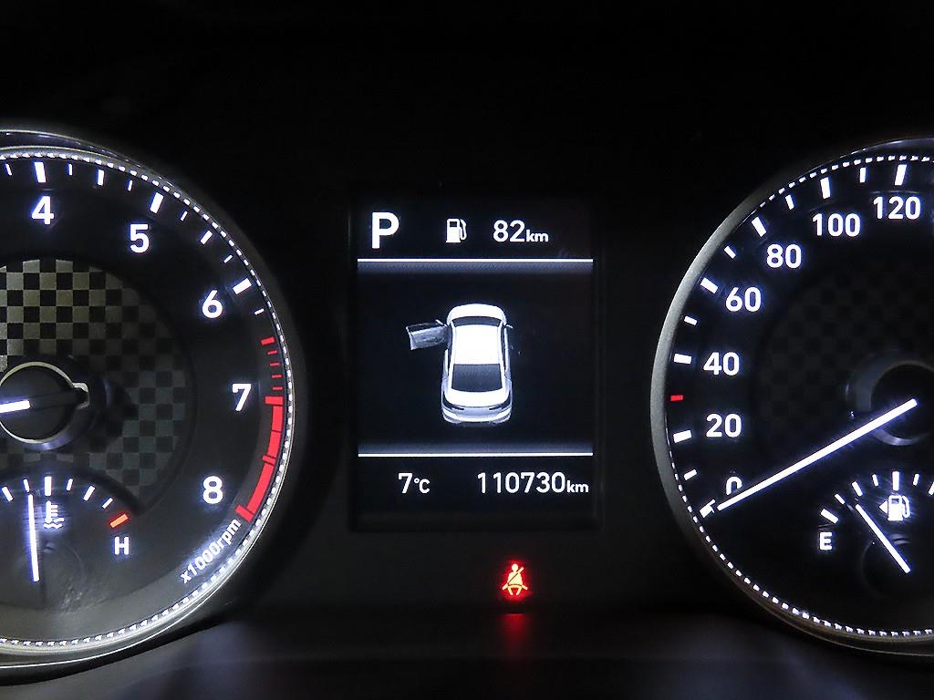 HYUNDAI Avante - Vista 9