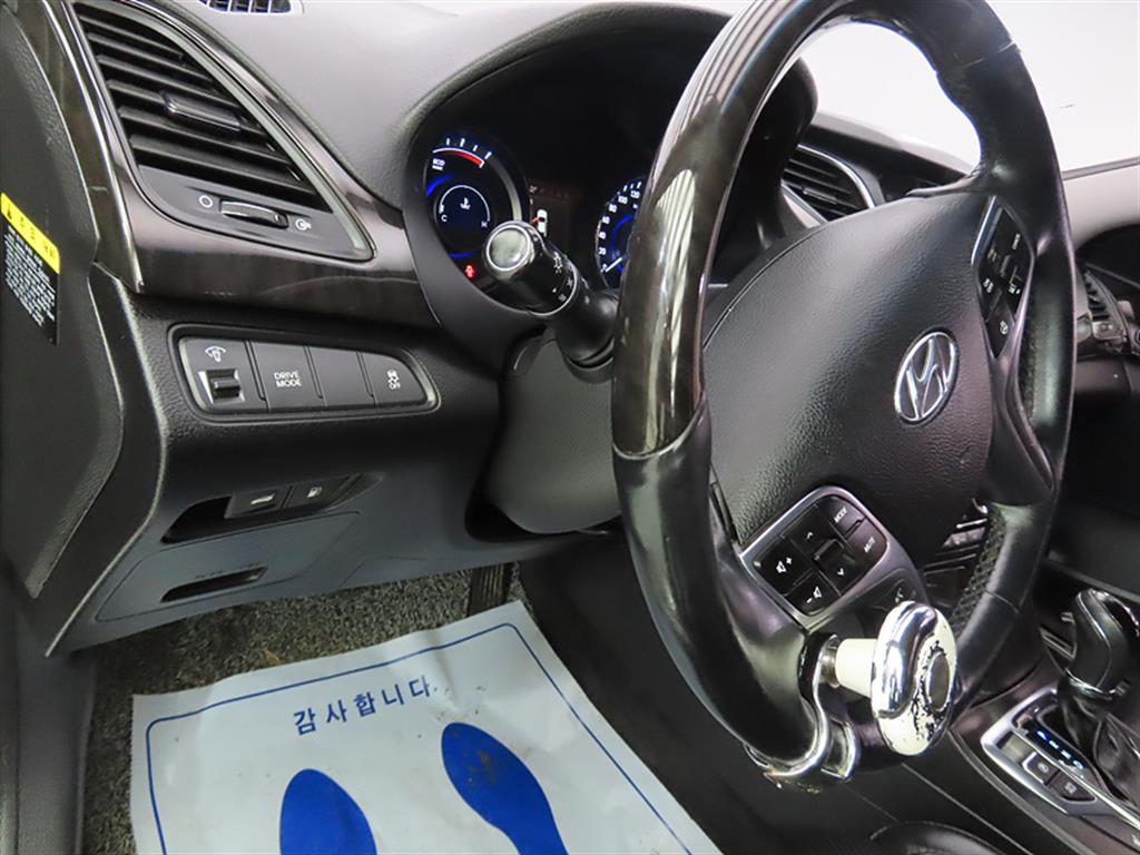 HYUNDAI Grandeur 2016 Negro - Importación desde Corea - HF Imports Iquique - Foto 14