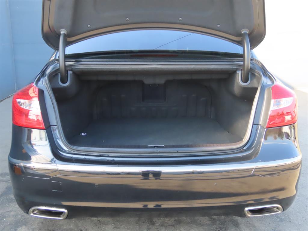 HYUNDAI Genesis - Vista 9